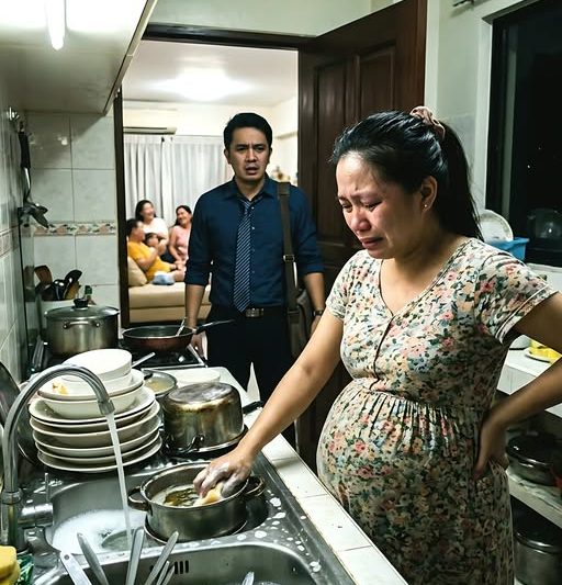 เมื่อฉันเห็นภรรยาที่อุ้มท้องแก่แปดเดือนยืนล้างจานกองเท่าภูเขาอยู่เพียงลำพังตอนสี่ทุ่ม ความอดทนในใจของฉันก็ขาดสะบั้น ฉันเรียกน้องสาวทั้งสามคนมาที่ห้องนั่งเล่น และคำพูดที่ฉันพ่นออกมาก็ทำให้พวกเธอนิ่งเงียบไปทันที แต่ปฏิกิริยาของแม่แท้ๆ ของฉันกลับยิ่งทำให้หัวใจของฉันแตกสลายยิ่งกว่าเดิม